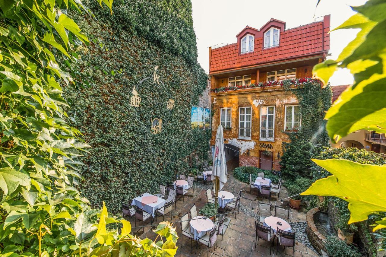 Boutique Hotel Carpe Diem Прешов Экстерьер фото